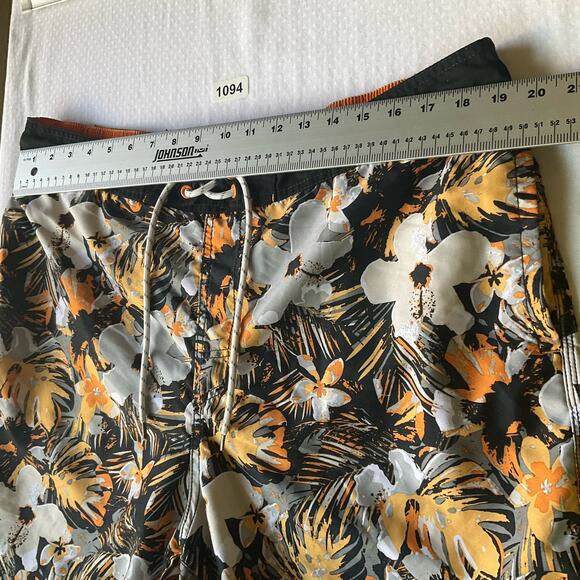 Good Fellow & Co. Mens Swimming Trunks size XL, Black & Orange, Tropical Floral - Picture 2 of 9
